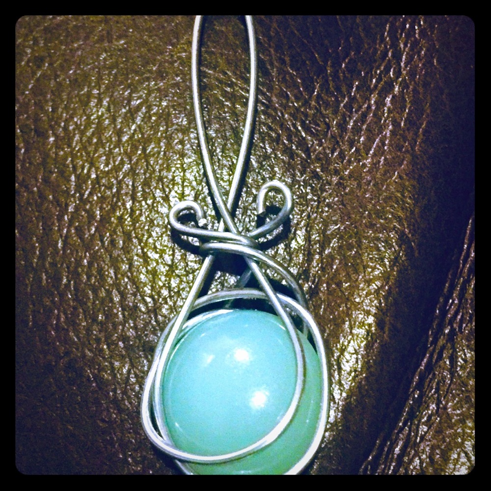 Green Drop with Stainless Wire Pendant